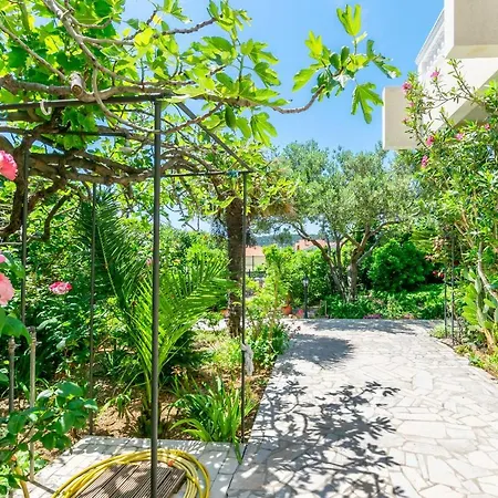 Apartman Rada I Stanislav *